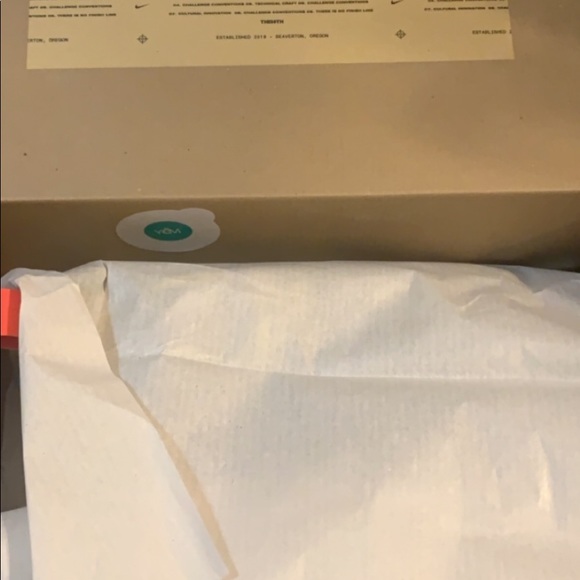 Brand new Nike reacts - Picture 2 of 3